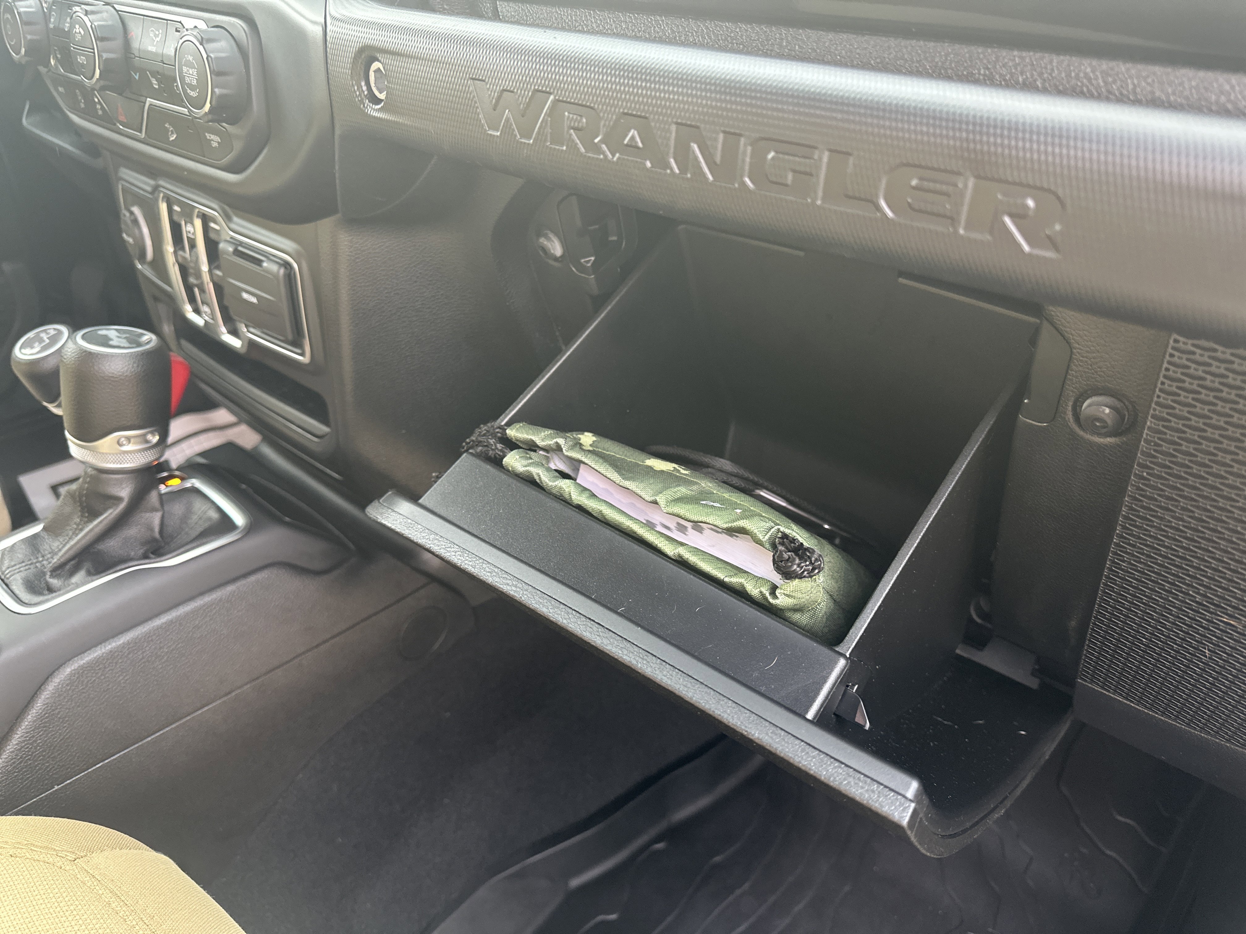 Used 2020 Jeep Wrangler Unlimited Sport image 32