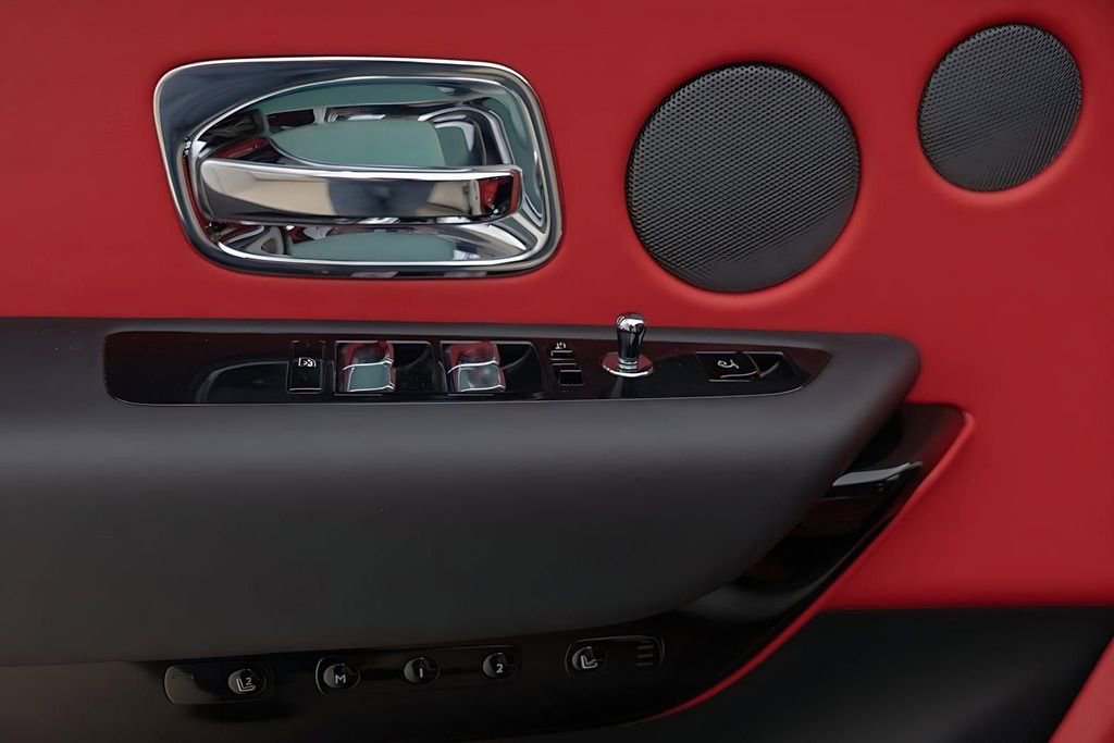 Used 2023 Rolls-Royce Cullinan image 21