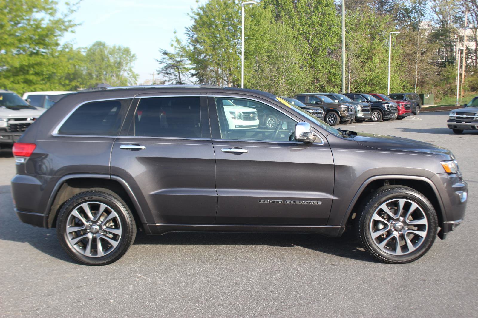 Used 2018 Jeep Grand Cherokee Overland RWD image 8