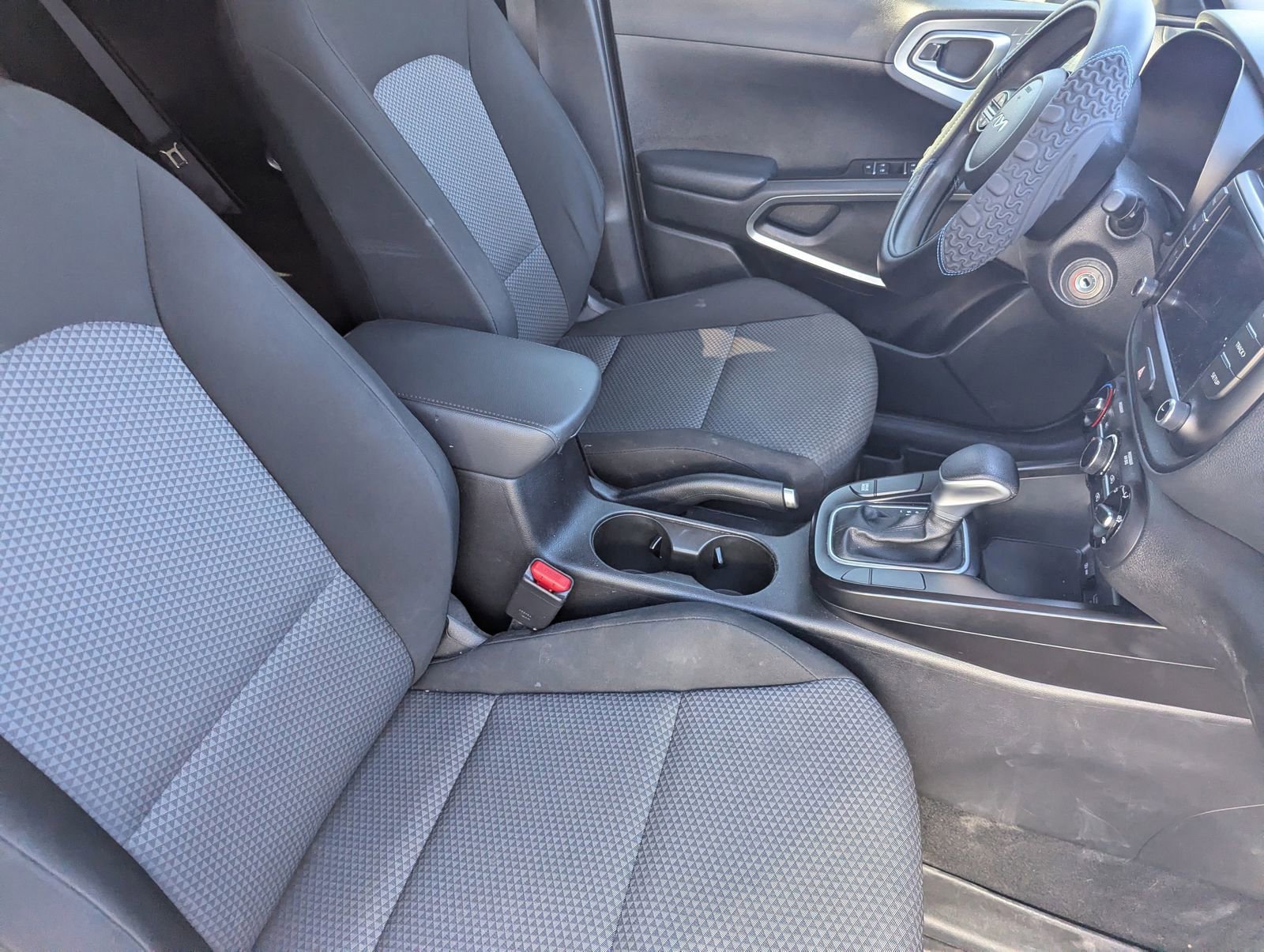 Used 2023 Kia Soul LX FWD image 5
