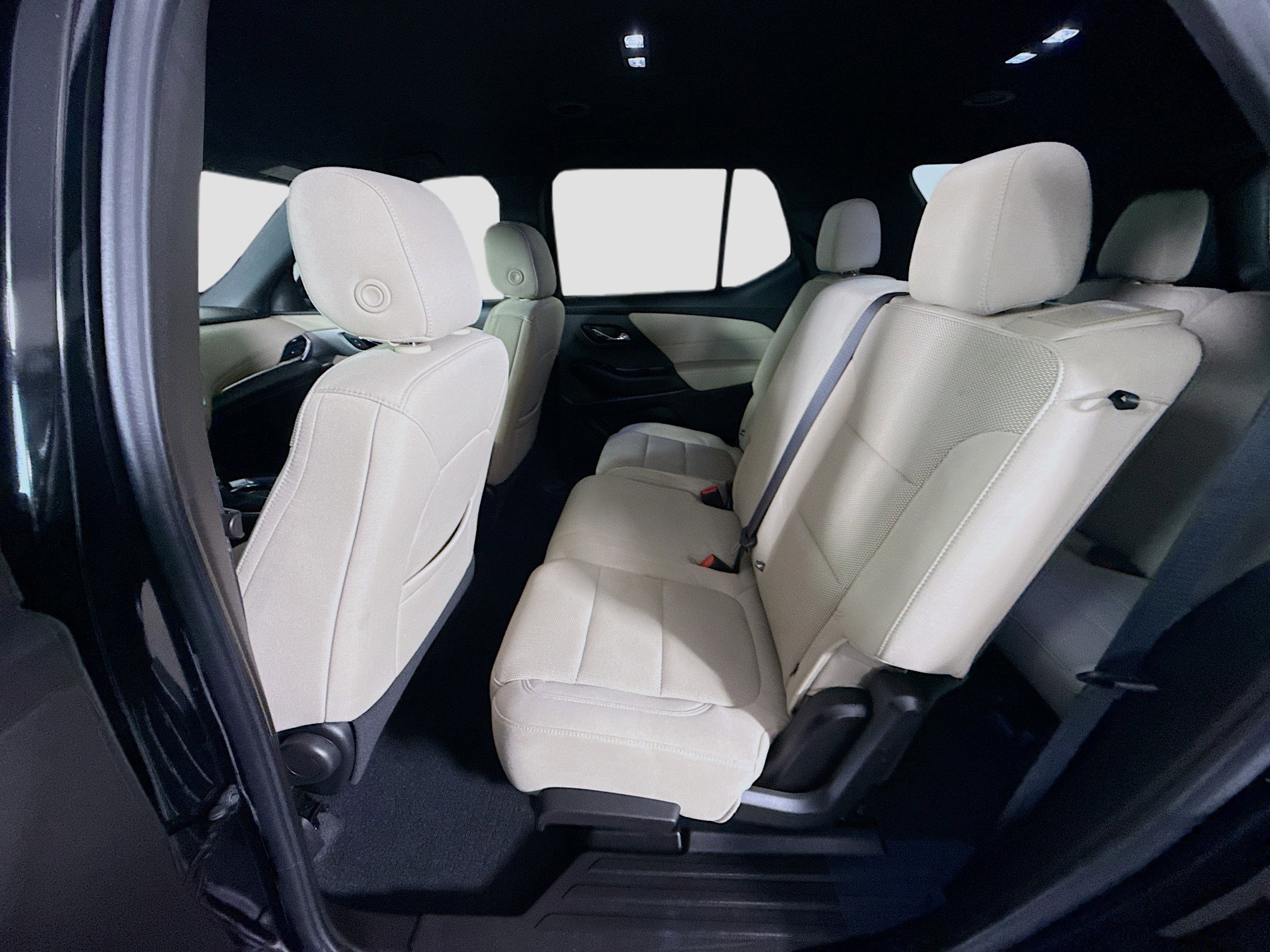 Used 2023 Chevrolet Traverse LS FWD image 25