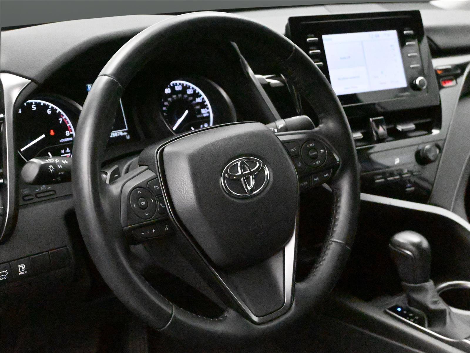 Used 2023 Toyota Camry SE image 8