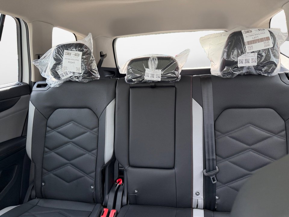 New 2026 Volkswagen Atlas Peak Edition AWD/4WD image 12