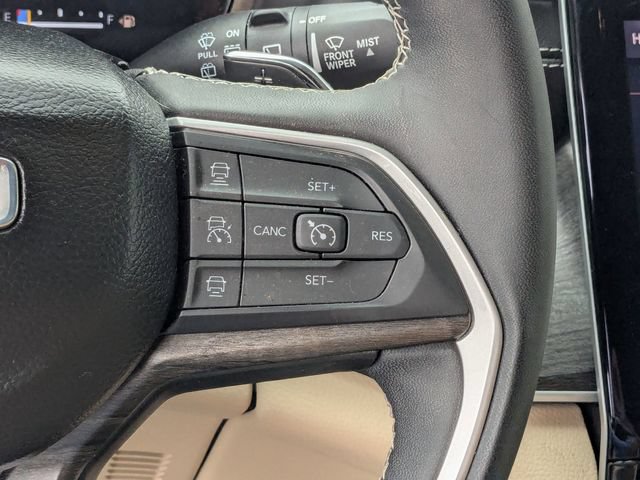 Certified 2023 Jeep Grand Cherokee Limited AWD/4WD image 16