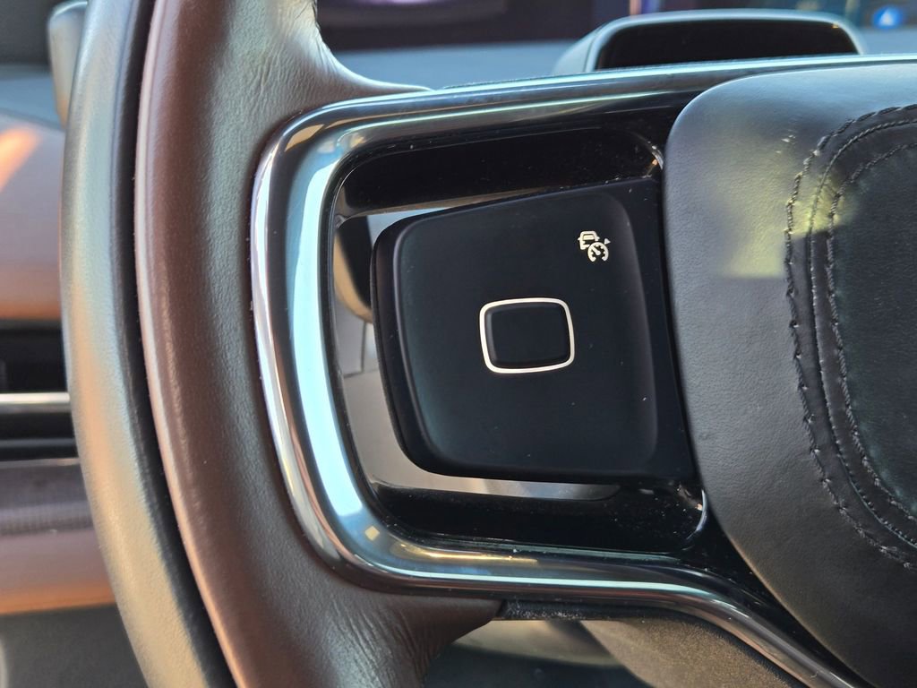 Used 2025 Lincoln Navigator Reserve image 15