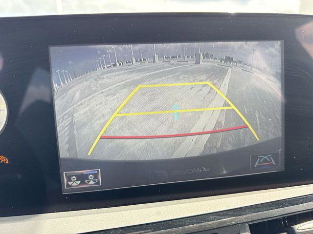 Certified 2022 Lexus ES 350 F Sport w/ Accessory Package 2 FWD image 17