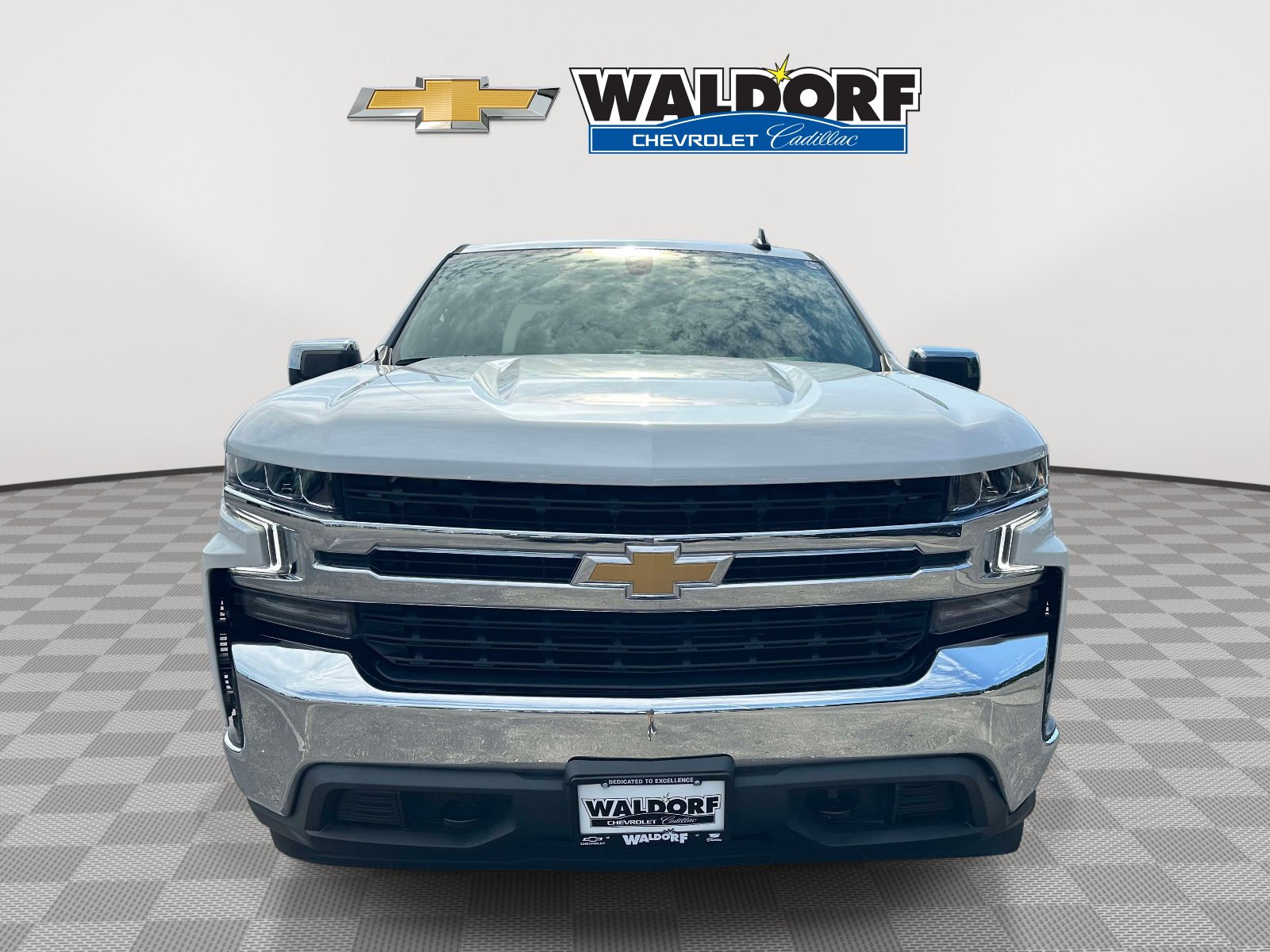 Used 2022 Chevrolet Silverado 1500 LT AWD/4WD image 2