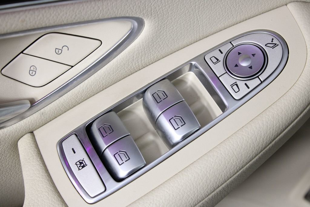 Used 2022 Mercedes-Benz GLC 300 GLC 300 image 23