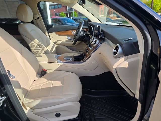 Used 2022 Mercedes-Benz GLC 300 4MATIC image 44