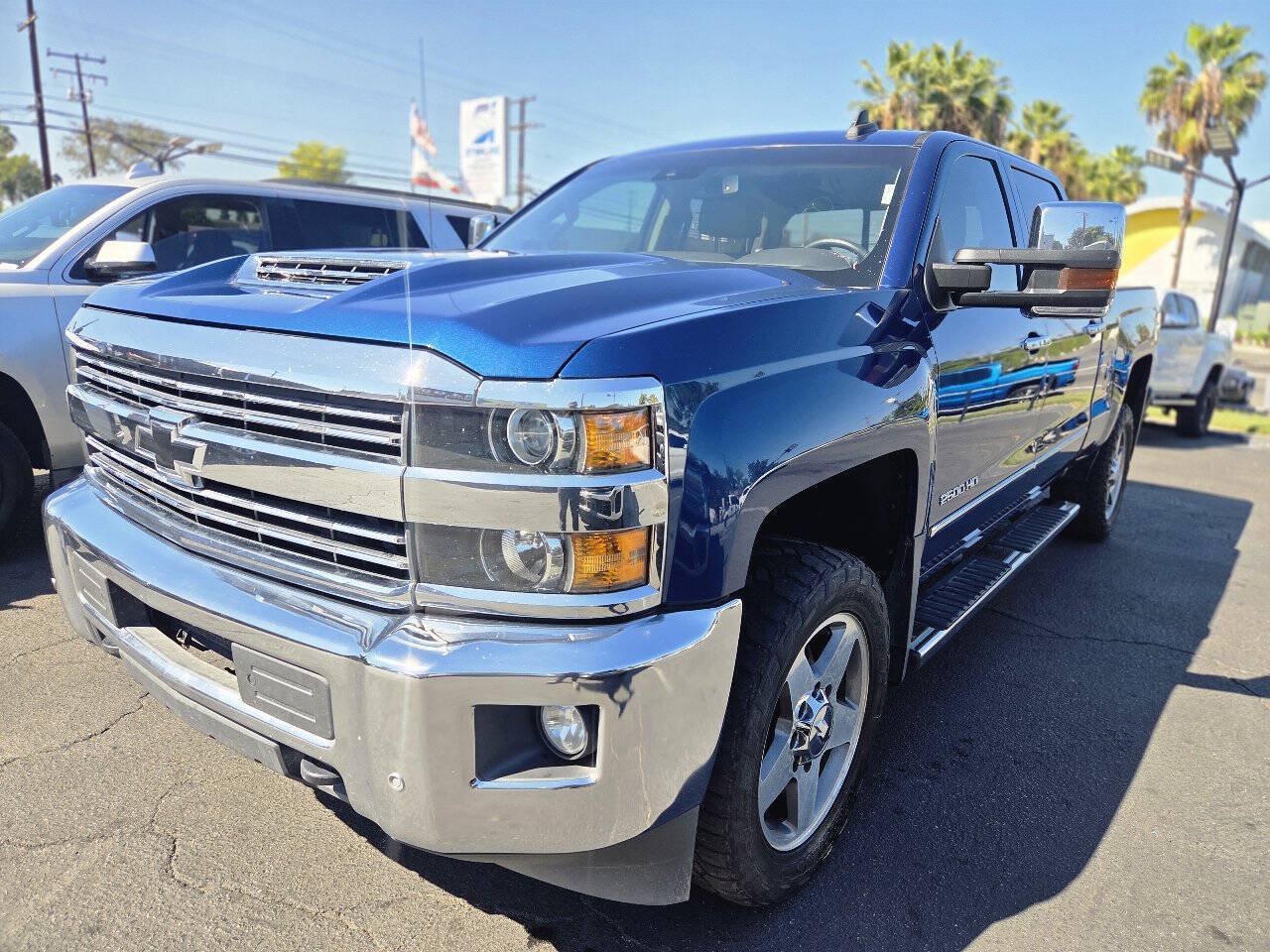 Used 2017 Chevrolet Silverado 2500 LTZ w/ Duramax Plus Package AWD/4WD image 2