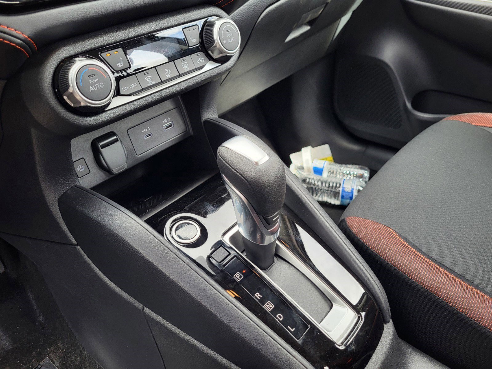 New 2025 Nissan Versa SR w/ Trunk Package image 13