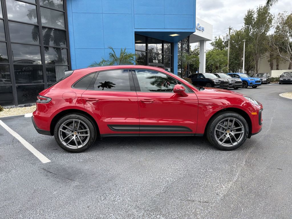 Used 2022 Porsche Macan w/ Premium Package Plus image 3