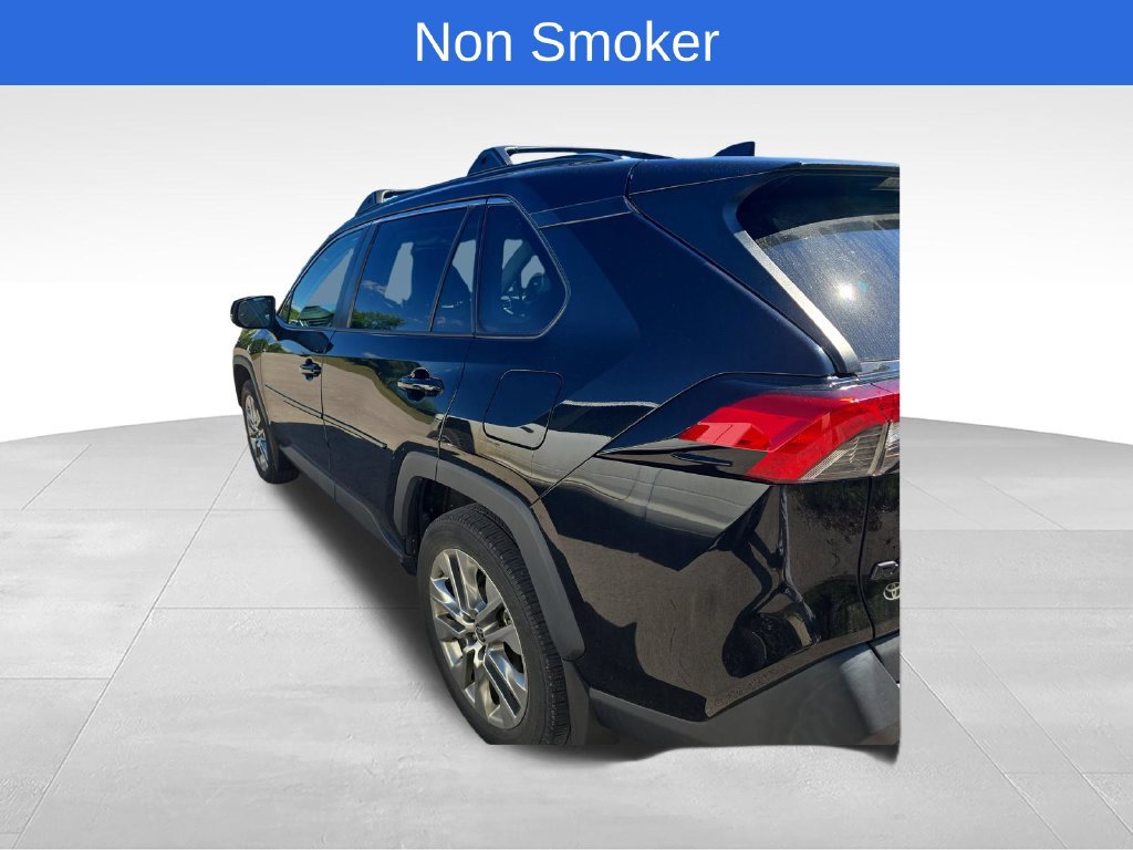 Used 2021 Toyota RAV4 XLE Premium AWD/4WD image 10