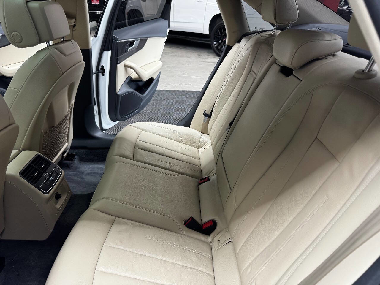 Used 2019 Audi A4 2.0T Premium image 41