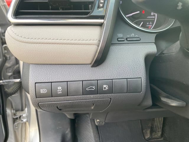 Used 2018 Toyota Camry LE FWD image 19