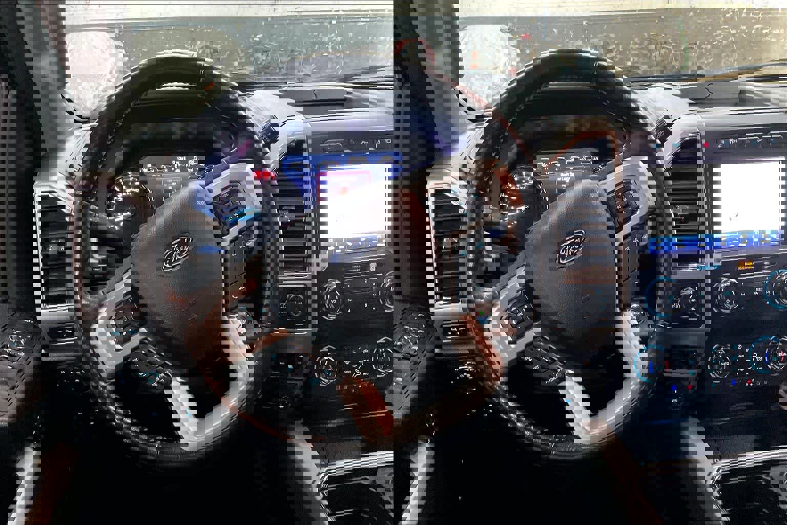 Used 2021 Ford F350 Lariat w/ Lariat Ultimate Package image 8