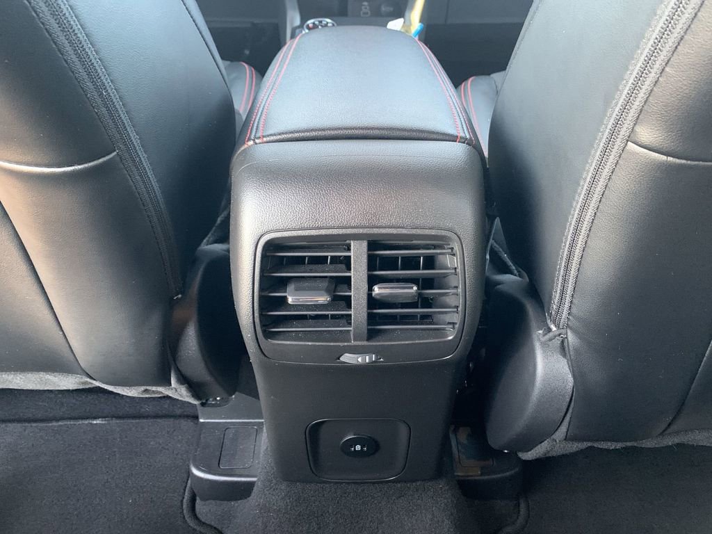 Used 2025 Ford Escape ST-Line image 19