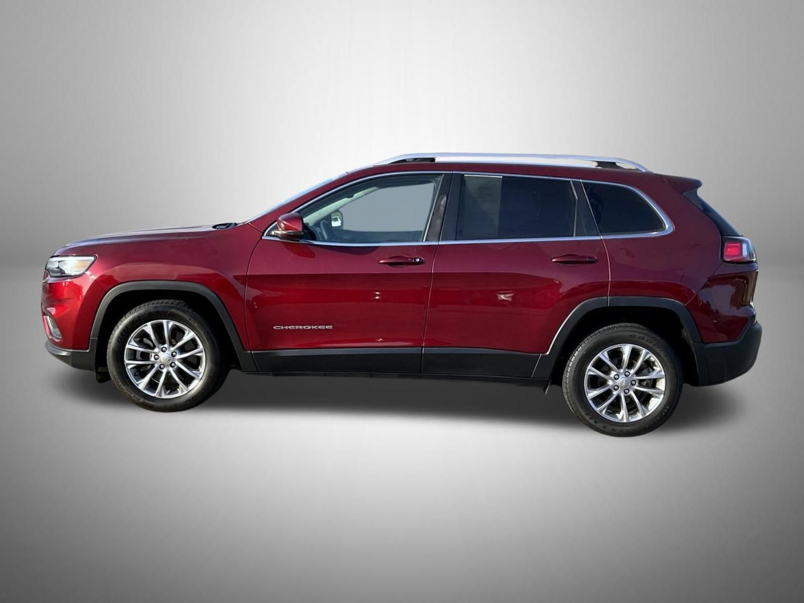 Used 2019 Jeep Cherokee Latitude Plus w/ Comfort/Convenience Group FWD image 8