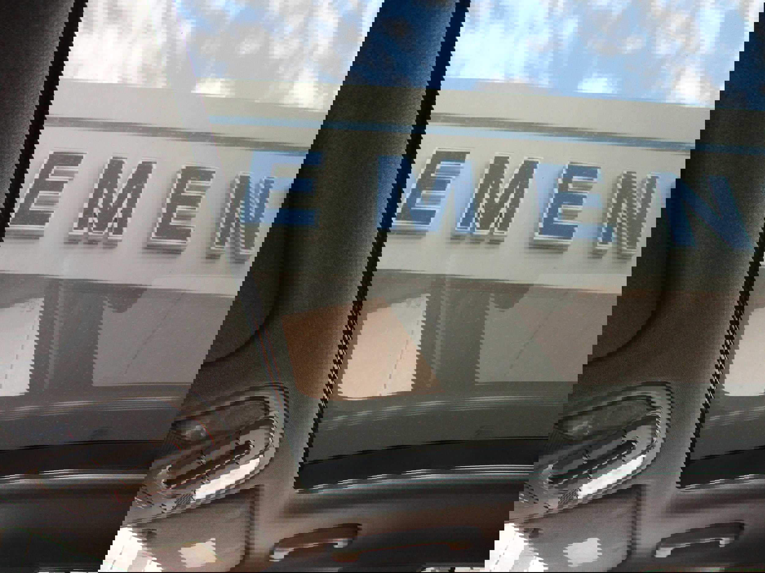 Used 2020 Hyundai Santa Fe SEL w/ Convenience + Premium Package image 27