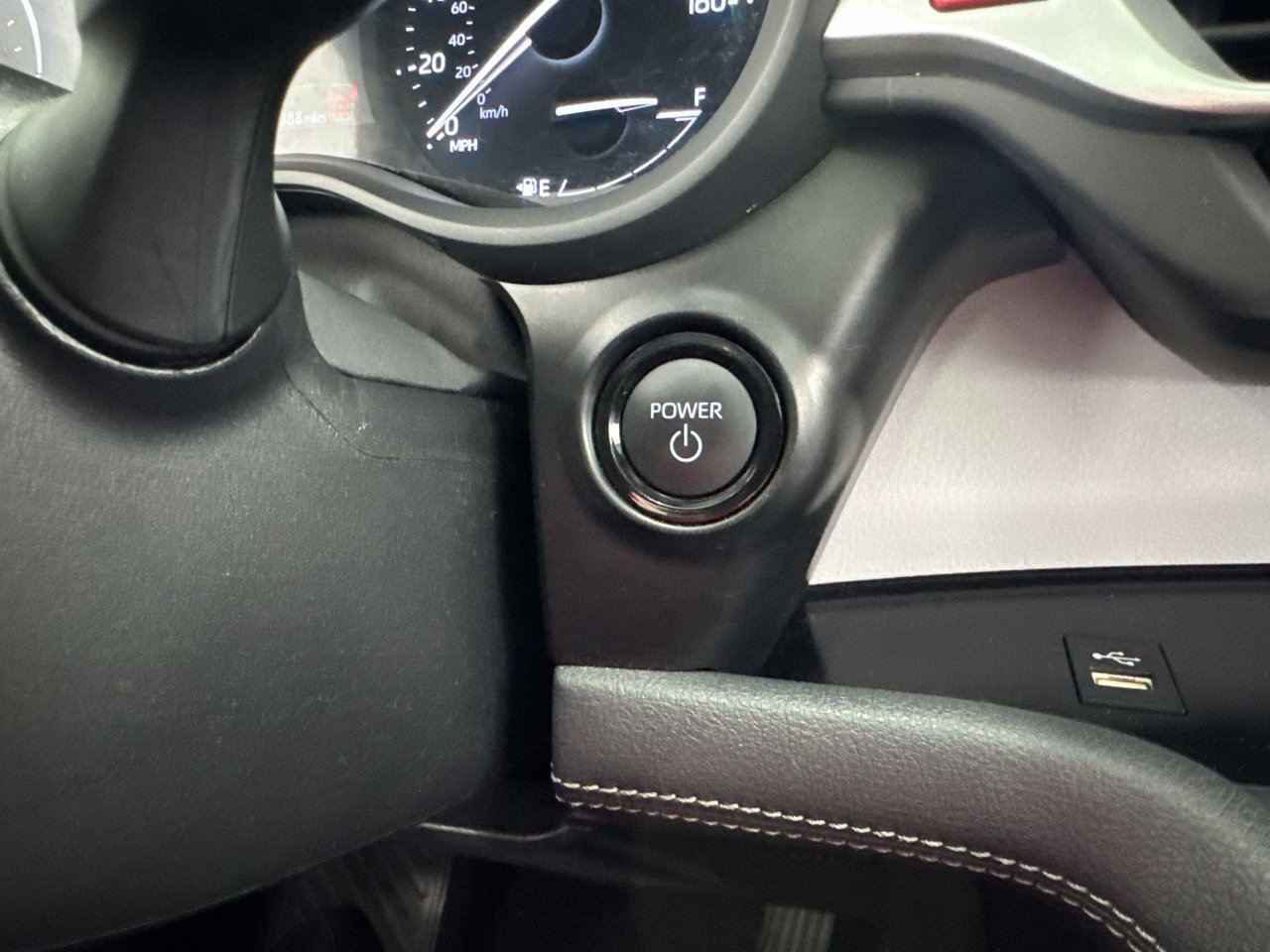 Used 2026 Toyota Sienna XLE FWD image 25