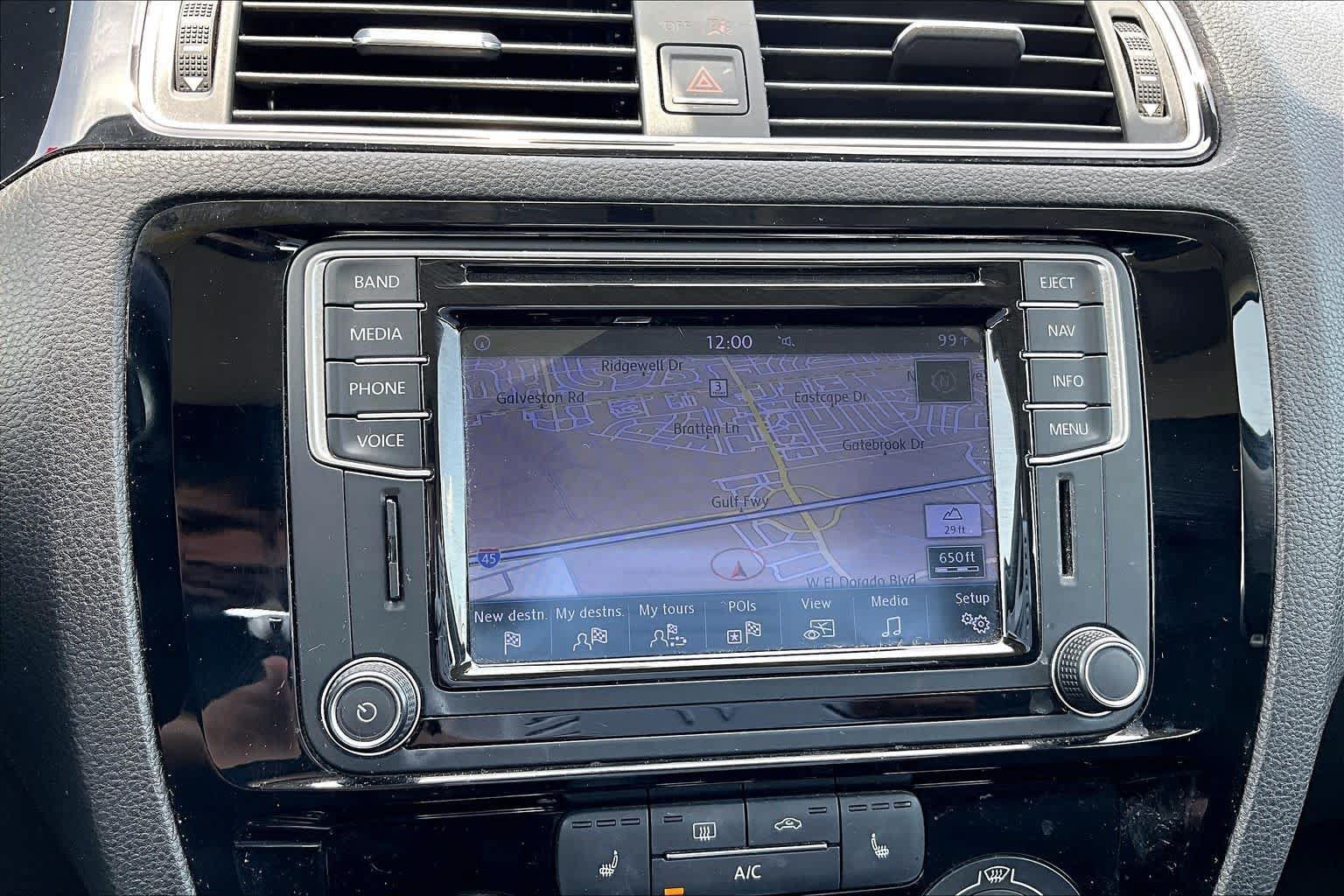 Used 2016 Volkswagen Jetta SEL w/ Lighting Package FWD image 34