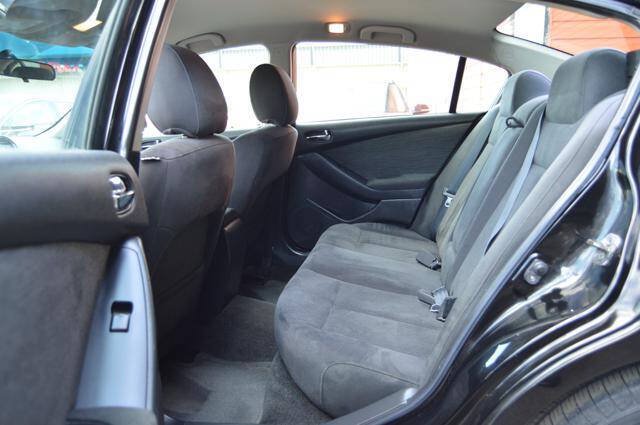 Used 2010 Nissan Altima 2.5 S FWD image 12