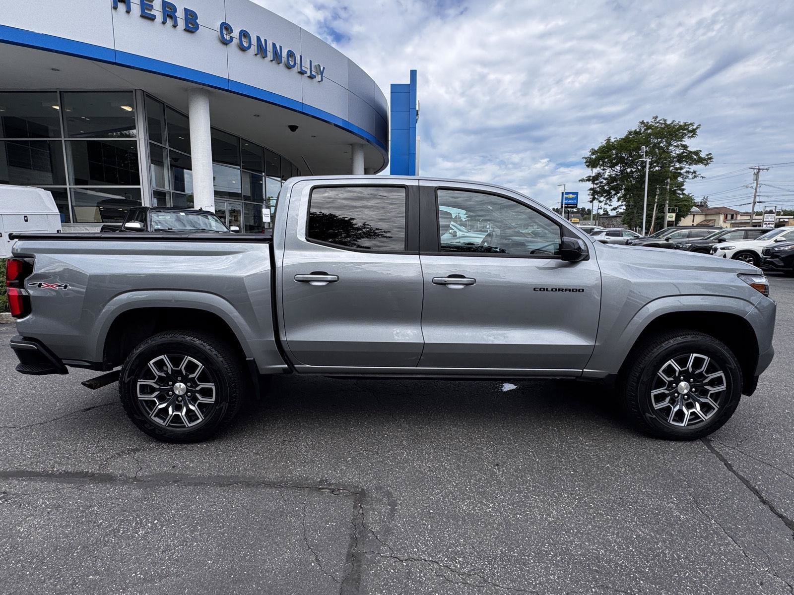 Certified 2024 Chevrolet Colorado LT w/ LT Convenience Package III AWD/4WD image 8