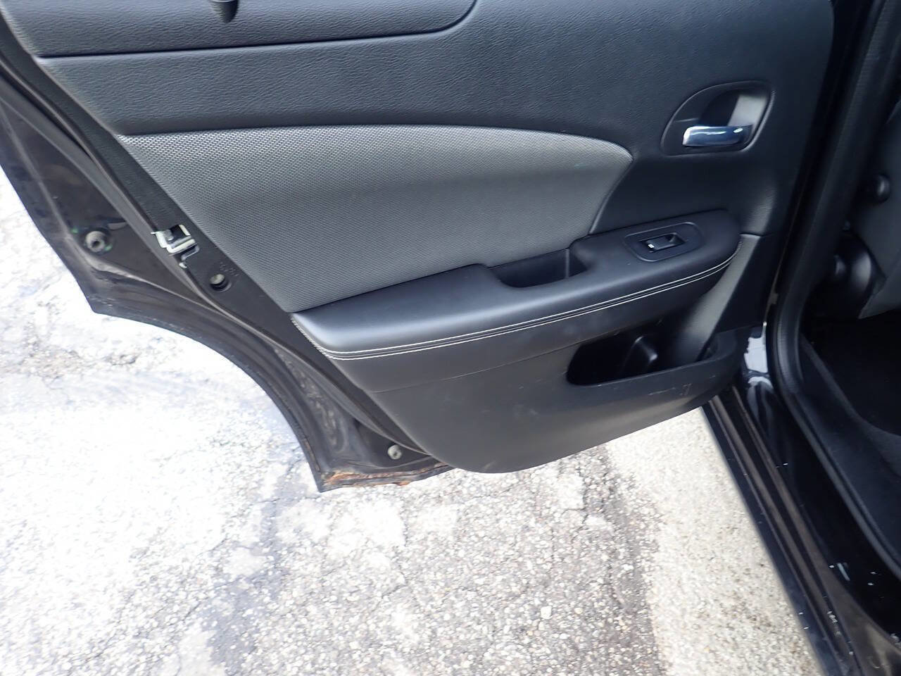 Used 2013 Dodge Avenger SE FWD image 13