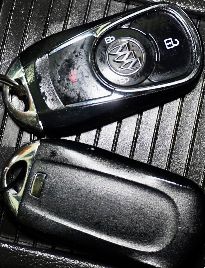 Used 2020 Buick Encore Preferred image 25