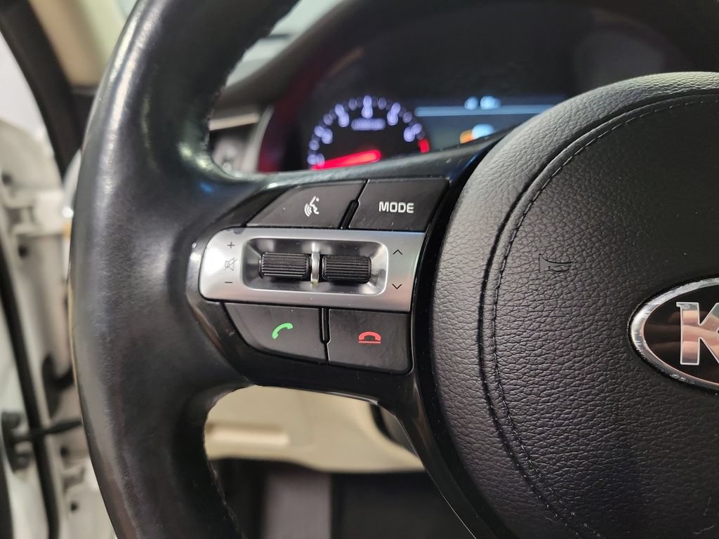 Used 2017 Kia Cadenza Technology FWD image 25