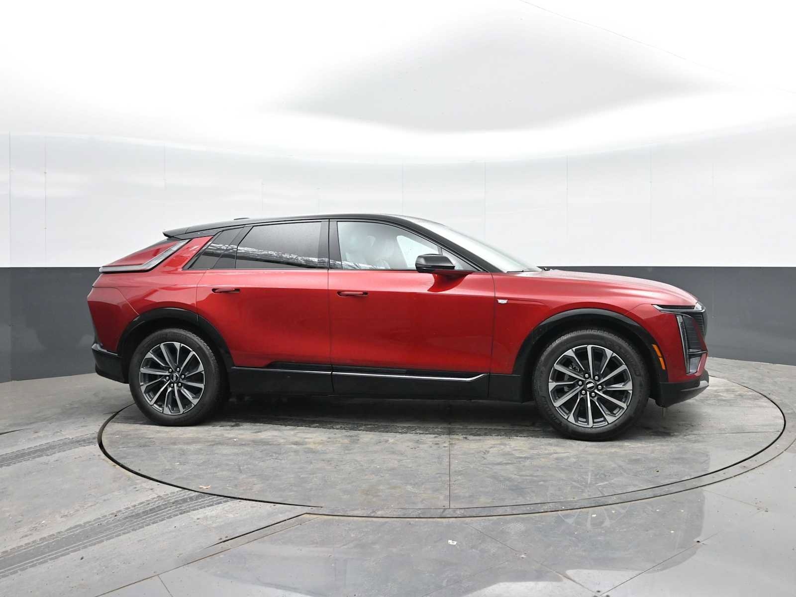 New 2025 Cadillac Lyriq Sport image 9