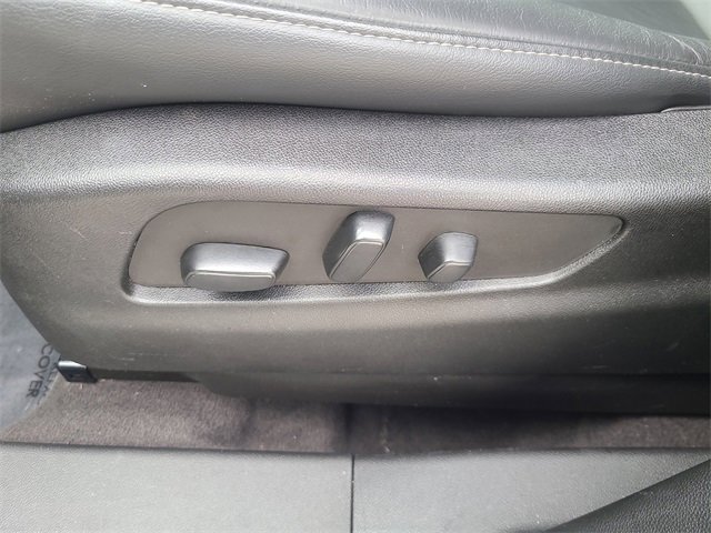 Used 2023 Cadillac XT4 Premium Luxury image 25