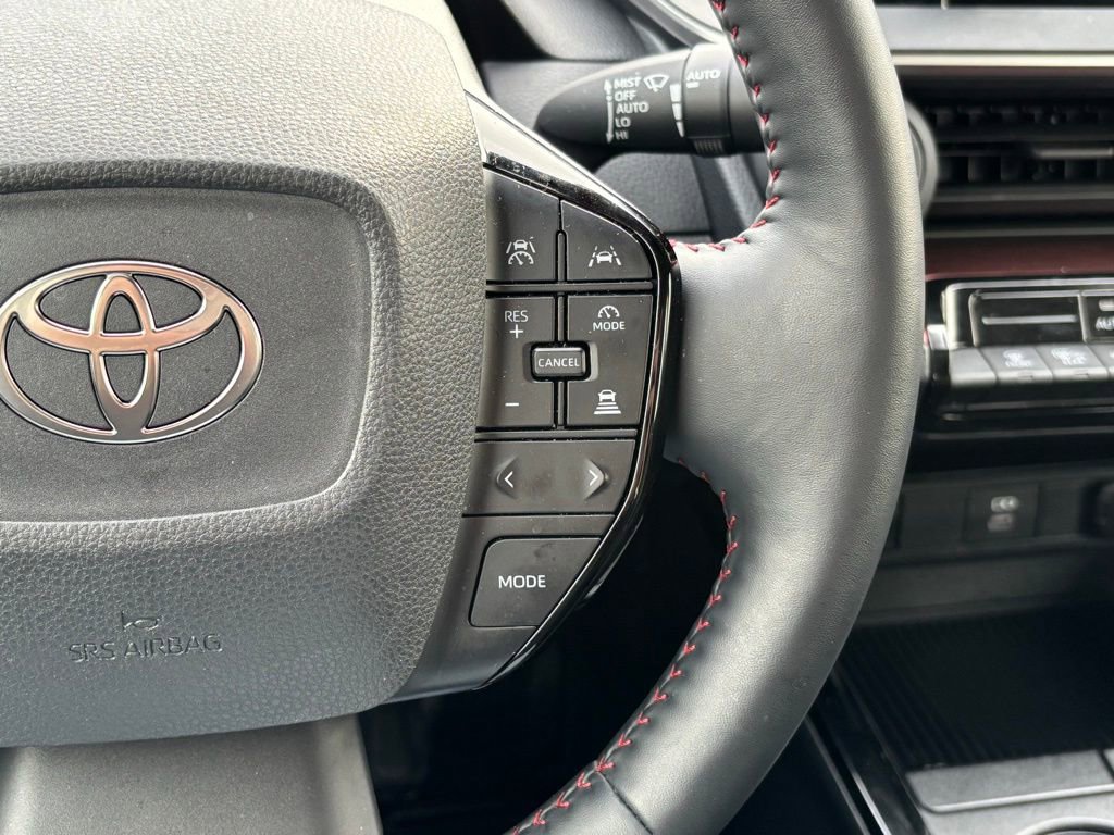 Used 2025 Toyota Prius Plug-In Hybrid image 15