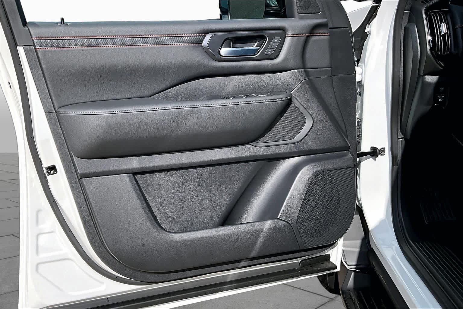 New 2026 Nissan Armada PRO-4X w/ Captain's Chari Seat Package AWD/4WD image 10