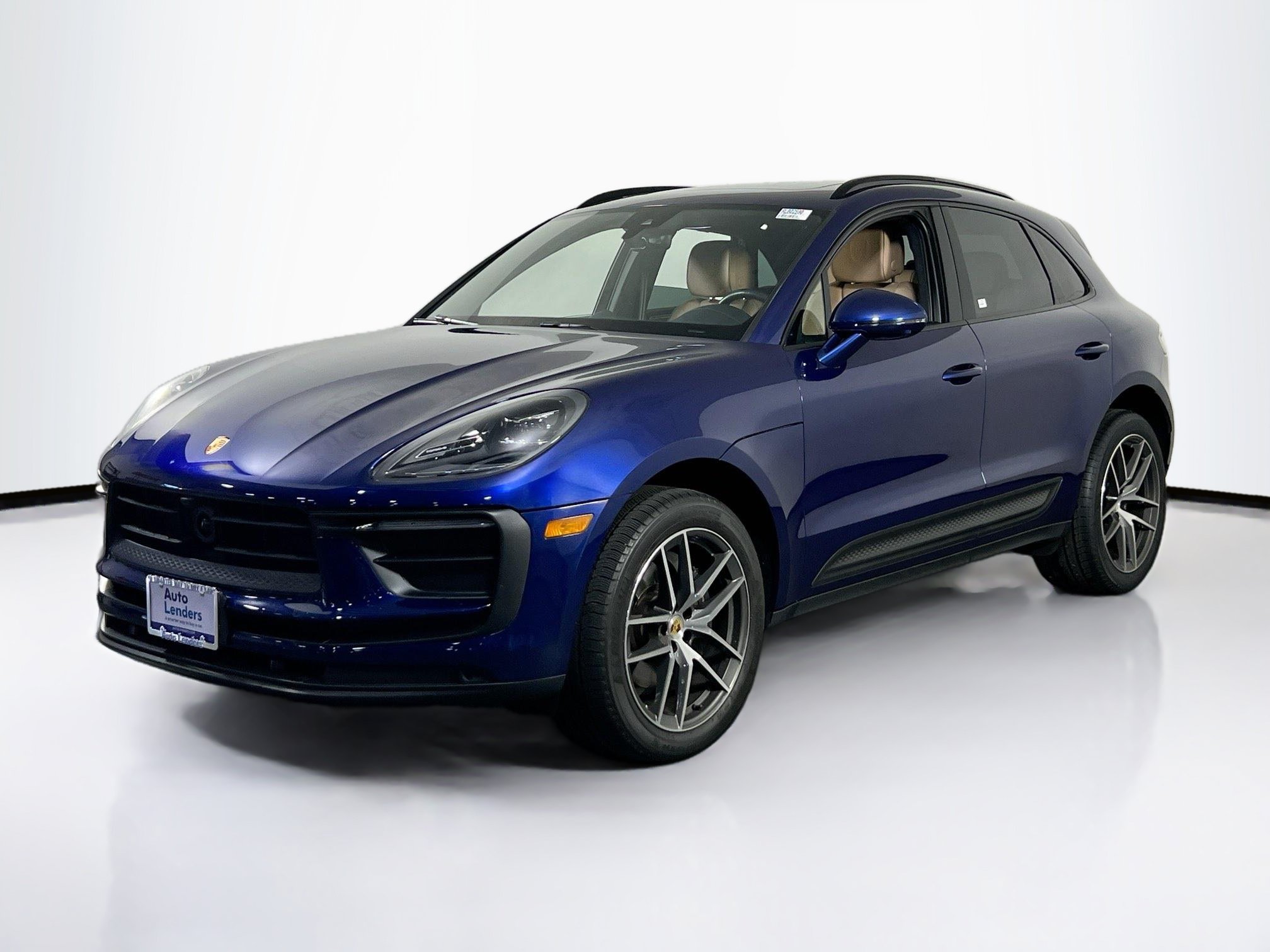 Used 2024 Porsche Macan AWD/4WD image 1