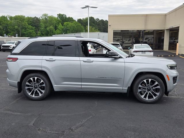 Used 2023 Jeep Grand Cherokee Overland w/ Advanced Protech Group III AWD/4WD image 2