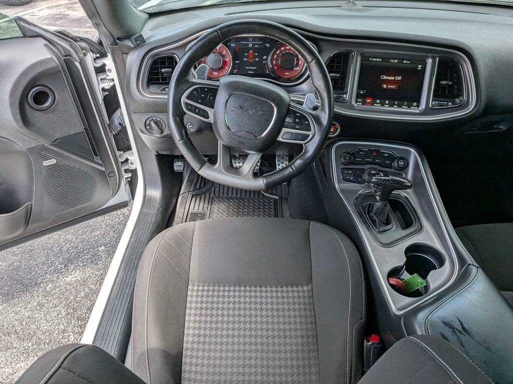Used 2022 Dodge Challenger SRT Hellcat RWD image 16