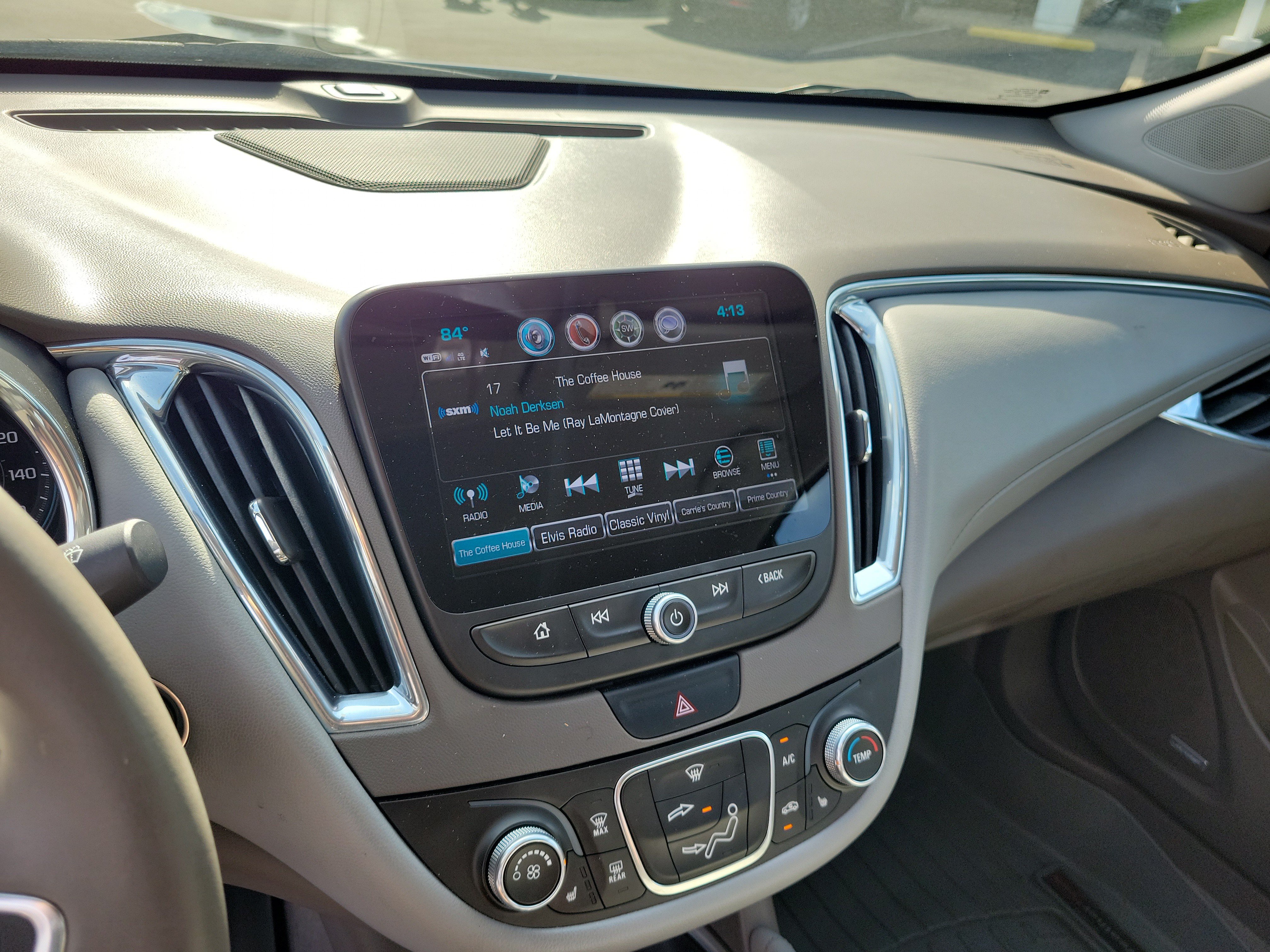 Used 2018 Chevrolet Malibu LT w/ Leather Package FWD image 28
