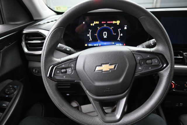 Used 2025 Chevrolet TrailBlazer LT AWD/4WD image 8