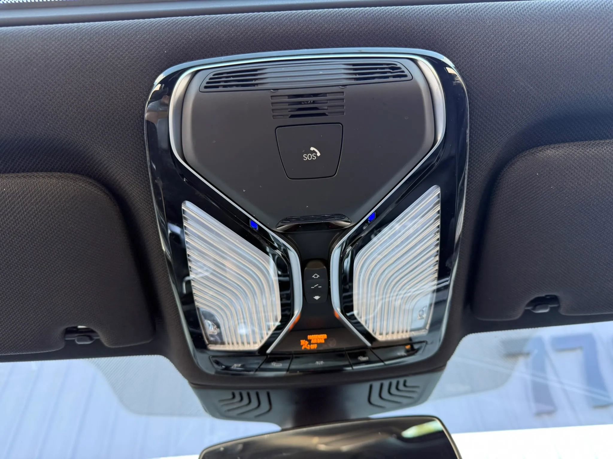 Used 2019 BMW 740i w/ Executive Package RWD image 26