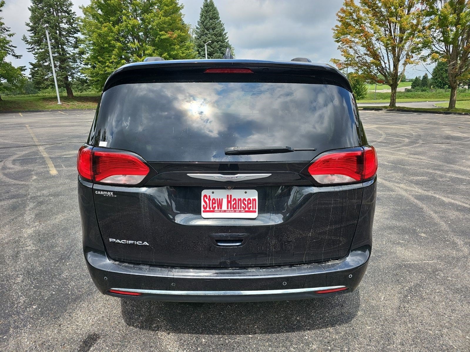 Used 2017 Chrysler Pacifica Touring-L w/ Tire & Wheel Group FWD image 5