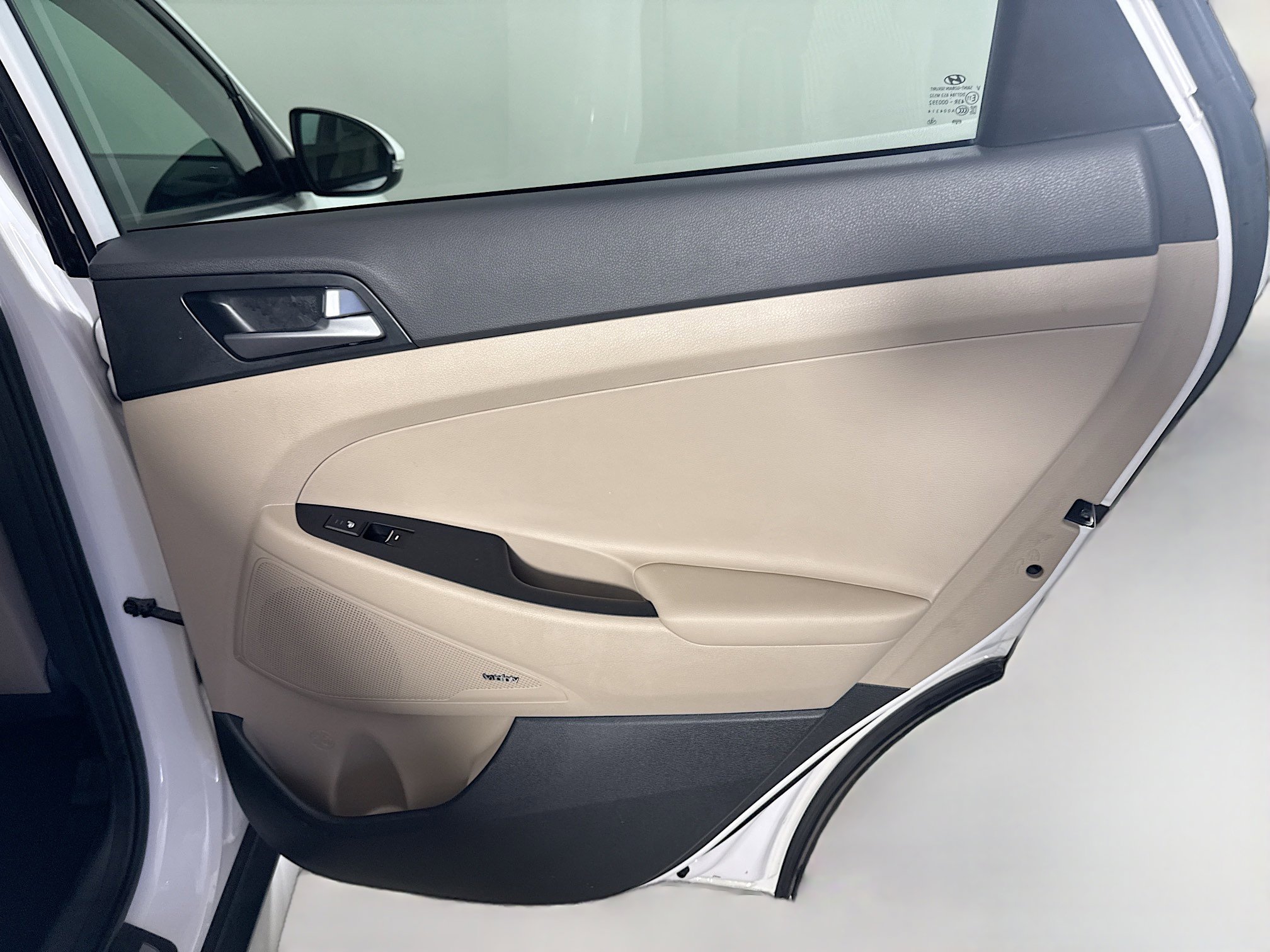 Used 2017 Hyundai Tucson Limited w/ Limited Ultimate Package 03 image 28