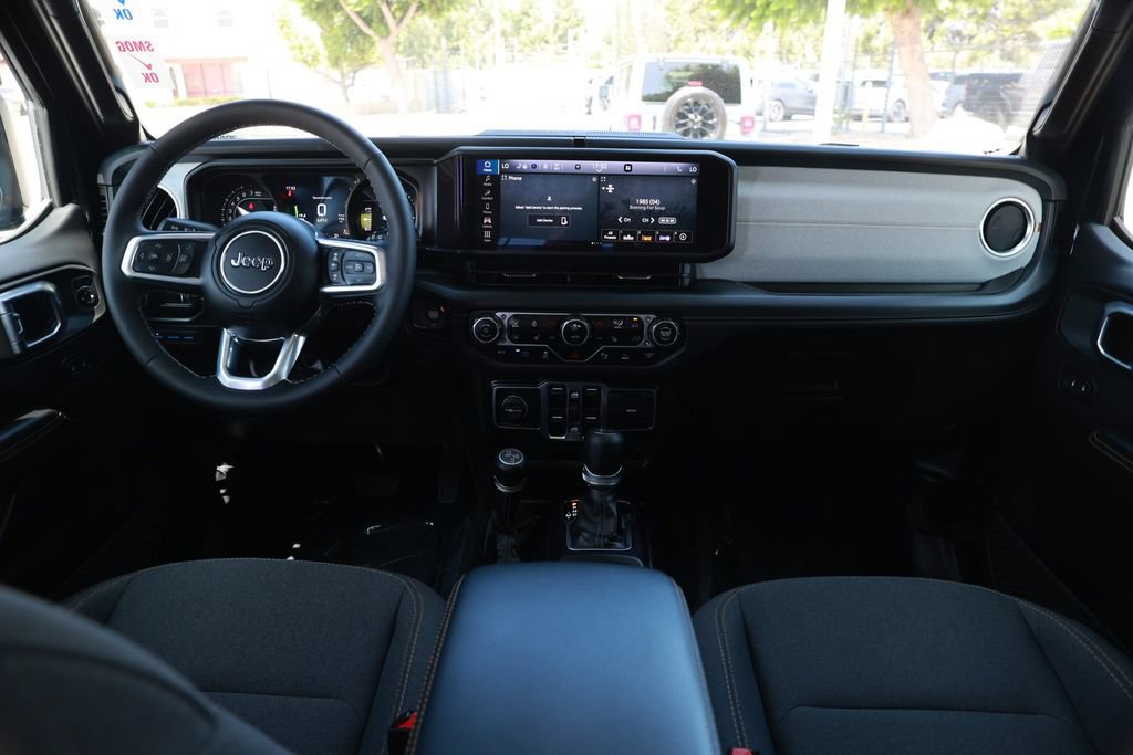 Used 2025 Jeep Wrangler Unlimited Sahara w/ Safety Group AWD/4WD image 25