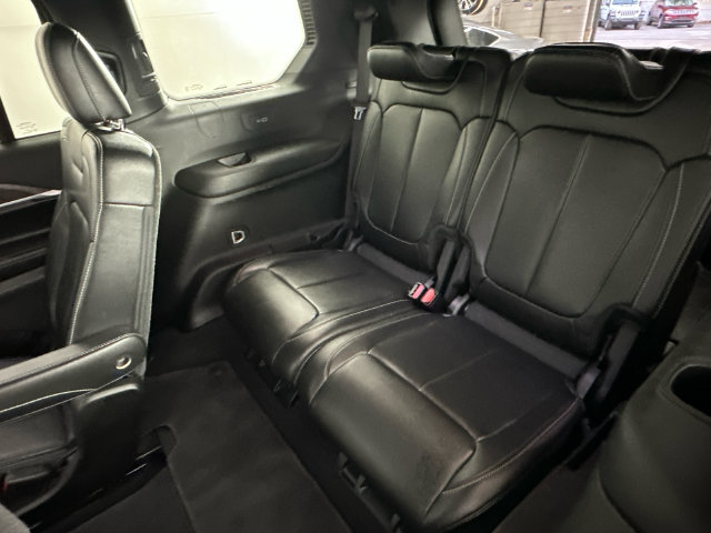 Certified 2024 Jeep Grand Cherokee L Limited w/ Black Appearance Package AWD/4WD image 23