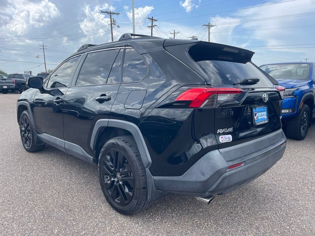 Used 2021 Toyota RAV4 XLE Premium FWD image 5