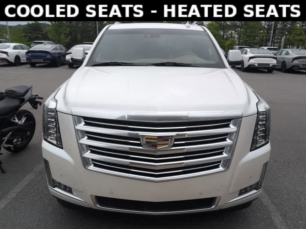 Used 2018 Cadillac Escalade Platinum AWD/4WD image 2