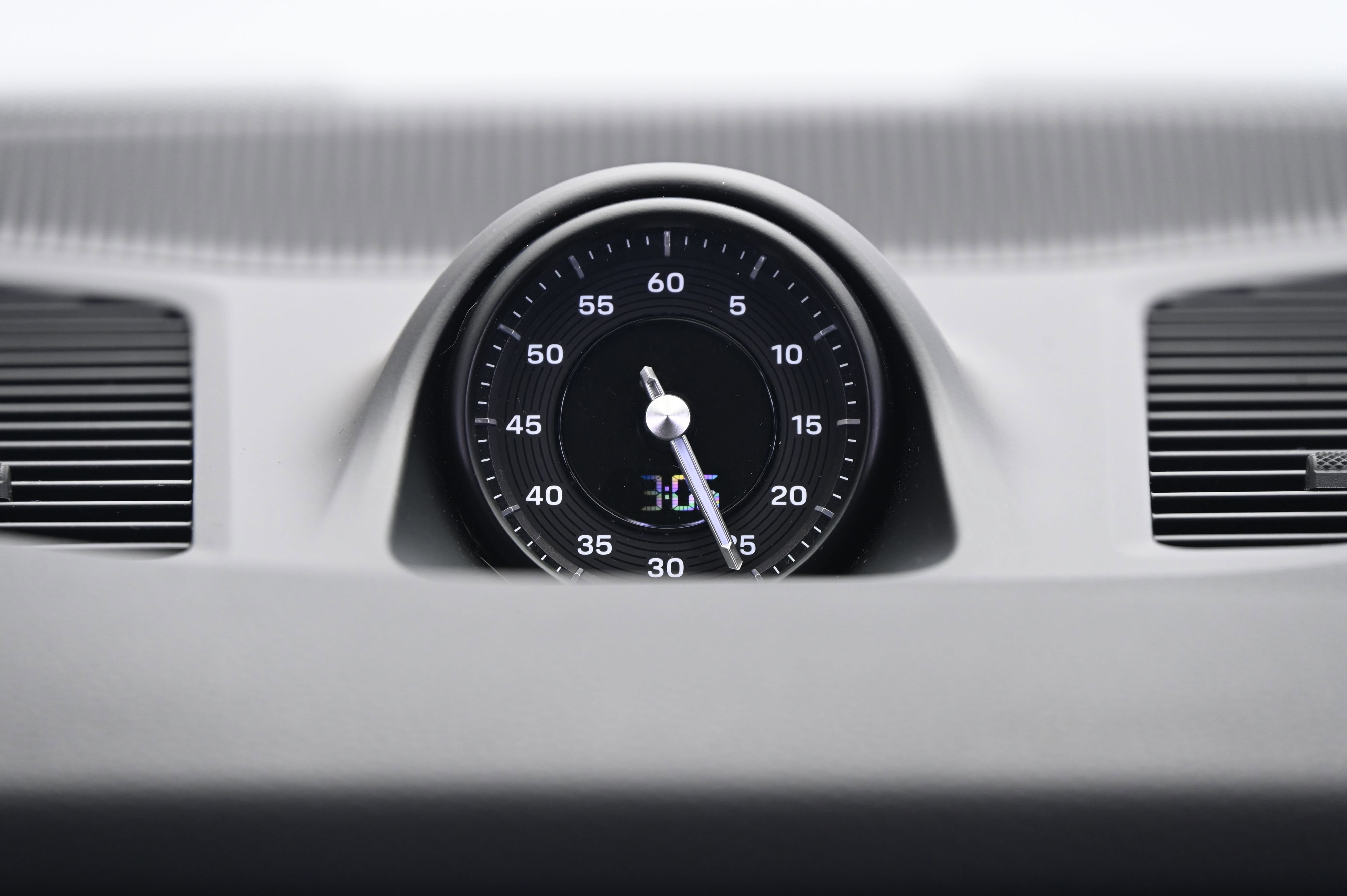 Certified 2025 Porsche Cayenne E-Hybrid image 32