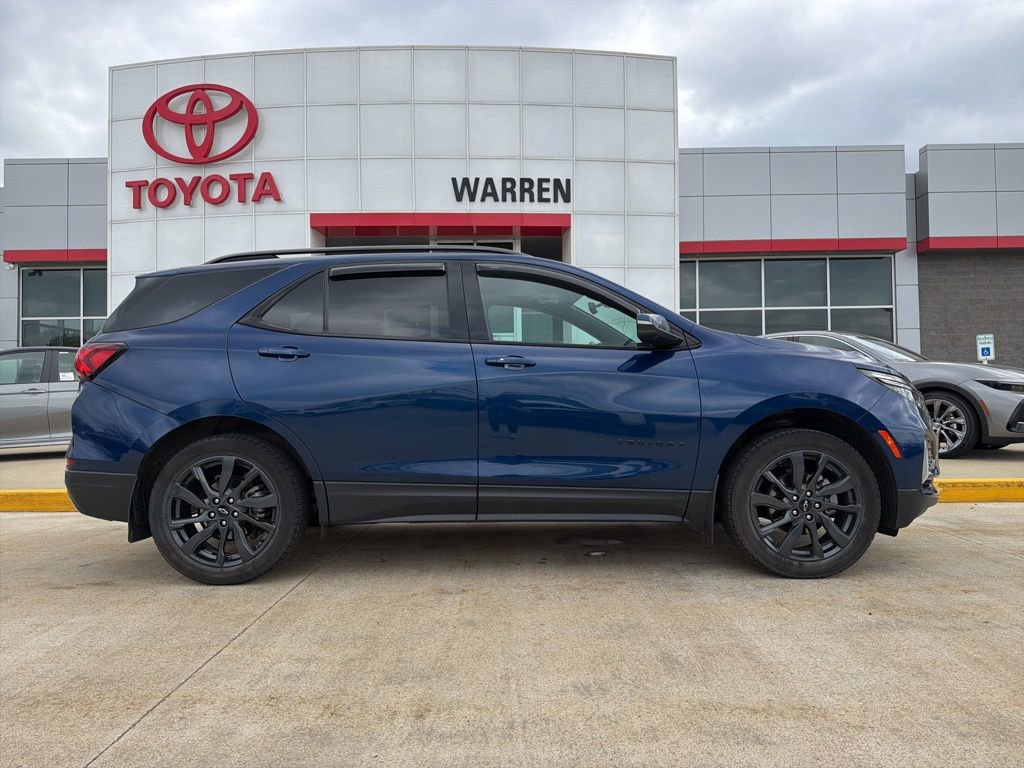 Used 2022 Chevrolet Equinox RS w/ Infotainment Package AWD/4WD image 4