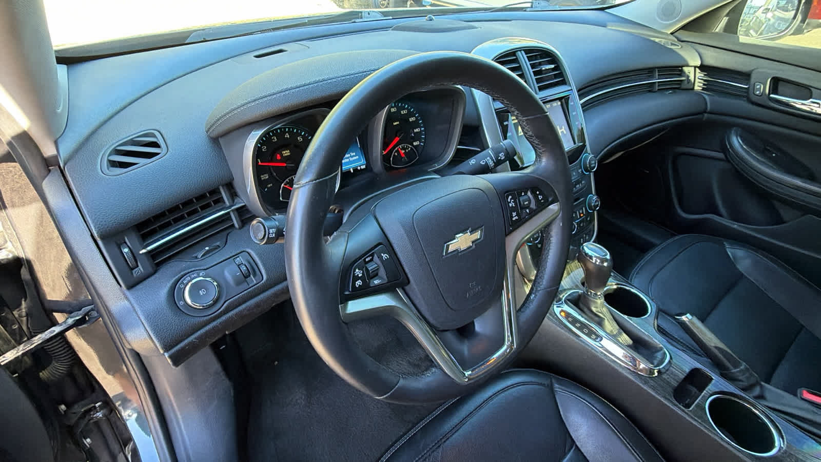 Used 2016 Chevrolet Malibu LTZ FWD image 10