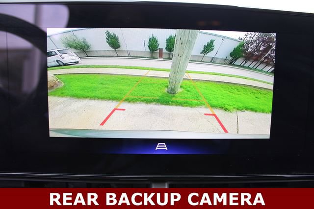 Used 2025 Chevrolet Trax LT w/ Driver Confidence Package image 4